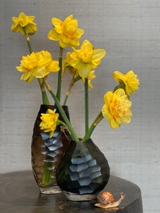 Geslepen Organische Vaas S gerookt bruin / Carved Organic Vase smoked brown - Vaas / Vase