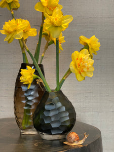 Geslepen Organische Vaas XS gerookt bruin / Carved Organic Vase smoked brown - Vaas / Vase
